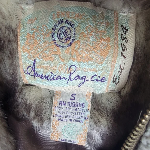 VINTAGE Y2K! AMERICAN RAG Faux Fur Coat - Picture 12 of 15